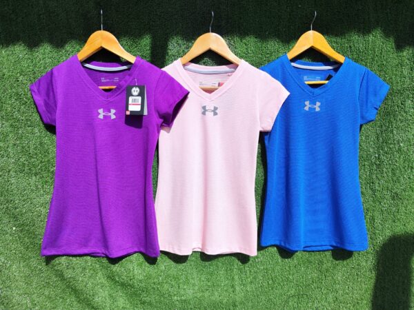 Remera DriFit escote V - Image 3