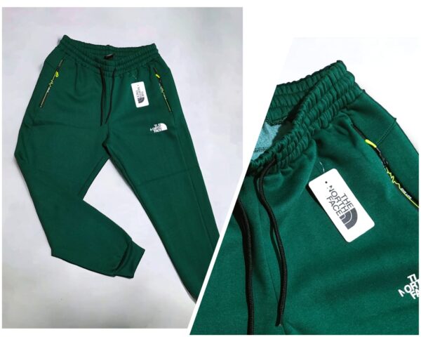 Pantalon con puño frisado The North Face. - Image 4