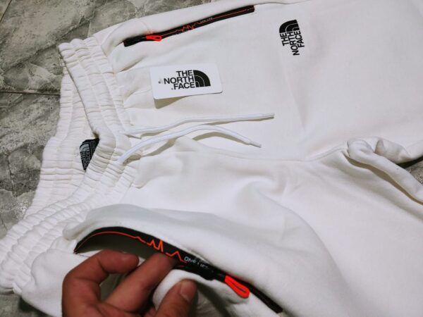 Pantalon con puño frisado The North Face. - Image 7