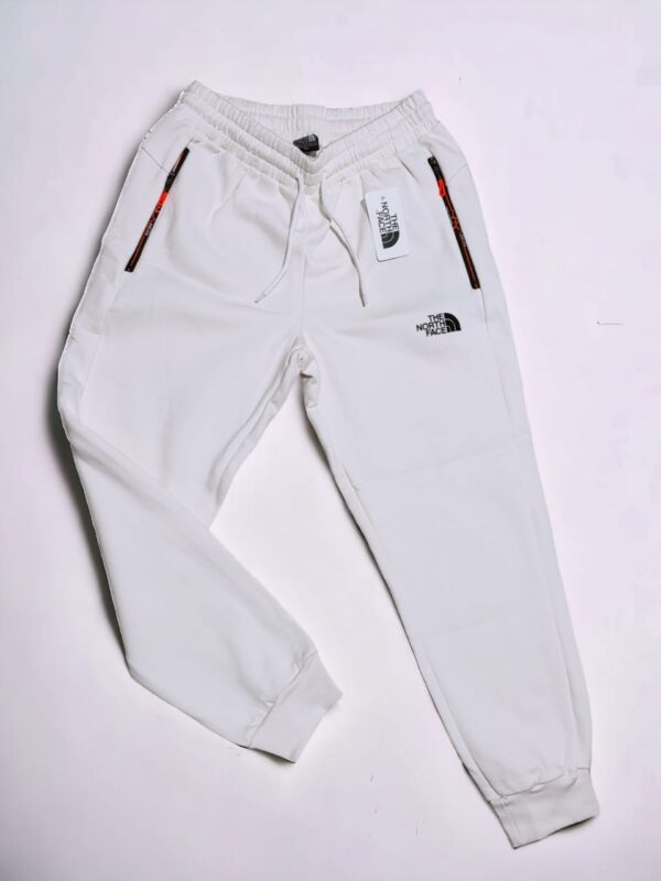 Pantalon con puño frisado The North Face. - Image 6